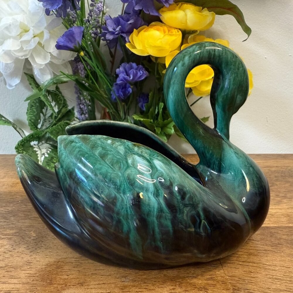 Blue Mountain Pottery Swan Figurine Vintage Canada‎ Green Drip Glaze Ceramic MCM